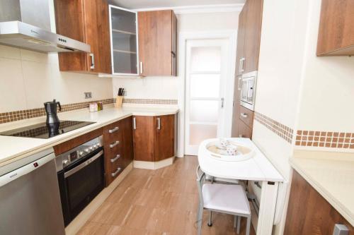 Cremades Duke Apartment - image 8