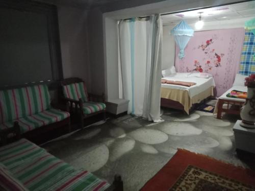 Family Room image 10
