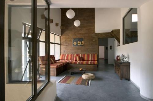 設施, The Reddoorshouse in 傑拉