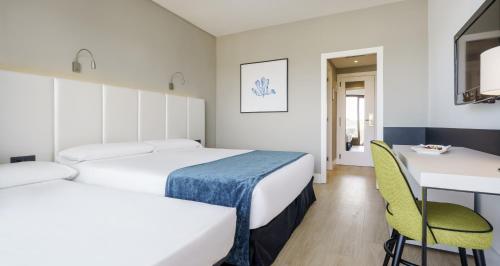 room detail thumbnail 1