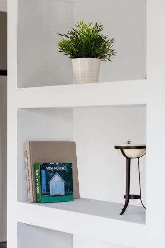 Minimal 2BD Apartment with Lycabettus view by UPSTREET, Atény (fotografie 6)
