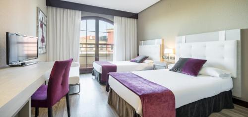 2 twin beds