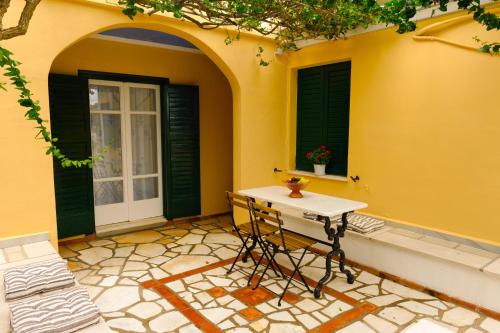  House with Garden near the Sea in Ayia Evfimia