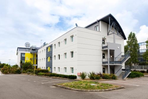B&B HOTEL Nantes Aeroport - 출입구
