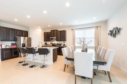 Cozy Home by Rentyl Near Disney with Private Pool & Resort Amenities - 7416M in Orlando, USA