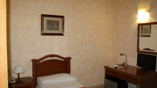 Hotel Gresi - image 2