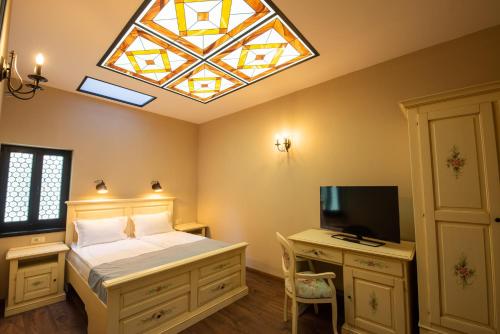 HOTEL BOUTIQUE CASA CHITIC -HOTEL AND RESTAURANT Str Johann Gott nr7, Brasov