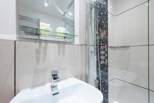 Grosvenor Suites - image 14