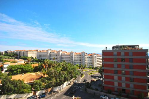 America Apartment by HR Madeira