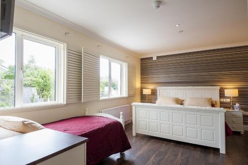 Sea Breeze Lodge B&B - main image