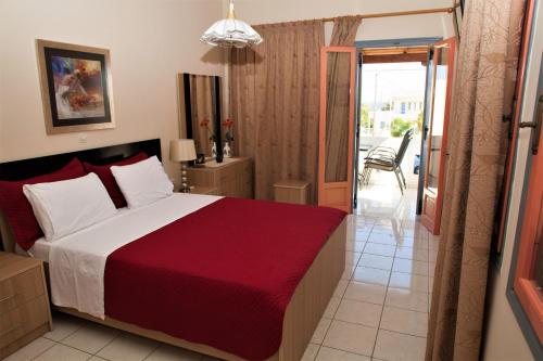 Palmira Apartments in Makris Gialos