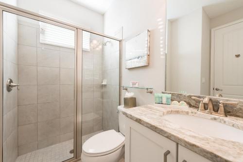 Exquisite Home with Theater & Themed Rooms near Disney - 7664F - image 18