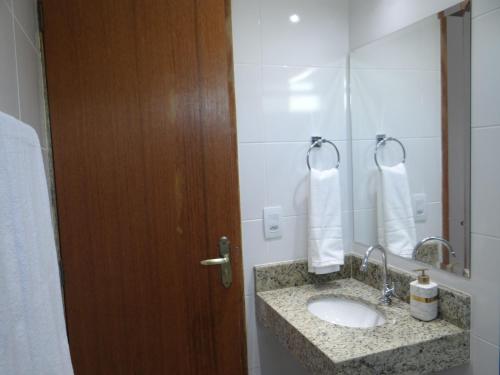 Studio Apartment with Sea View image 3