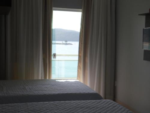 Studio Apartment with Sea View image 3