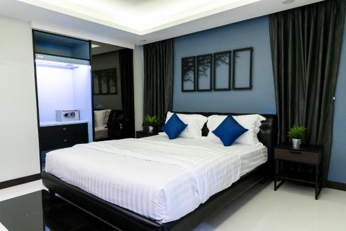 The Connex Asoke Room Type - Superior King Room