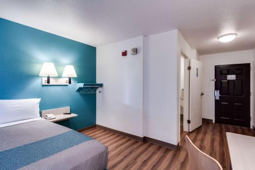 1 queen bed