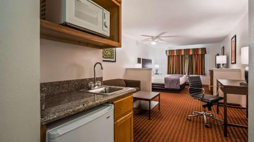 Best Western Inn And Suites