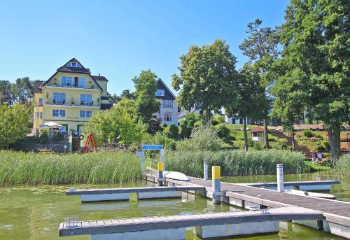 . Pension direkt am See Fuerstenberg SEE 9710