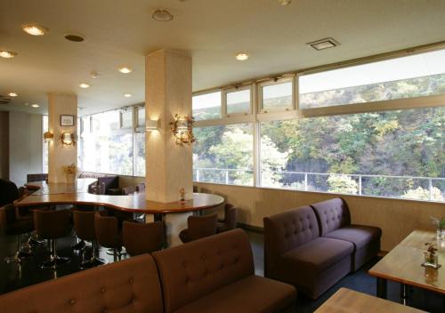 Pub/Lounge, Itoen Hotel Oze Oigami Sanrakuso in Minakami