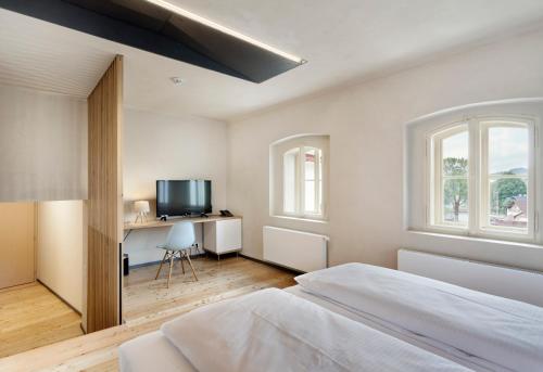 1 queen bed