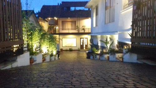 A Hotelcom Olives Pleasant Stays Hotel Ooty India - 