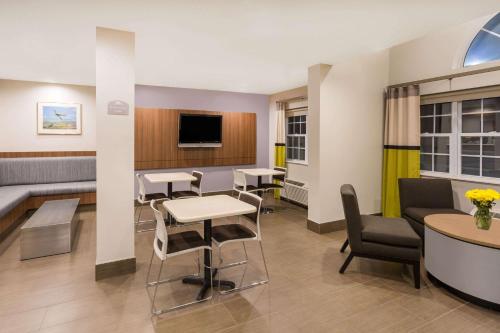 Microtel Inn & Suites by Wyndham