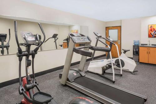 마이크로텔 인 앤드 스위트 바이 윈덤 리치몬드 에어포트 - 피트니스 센터