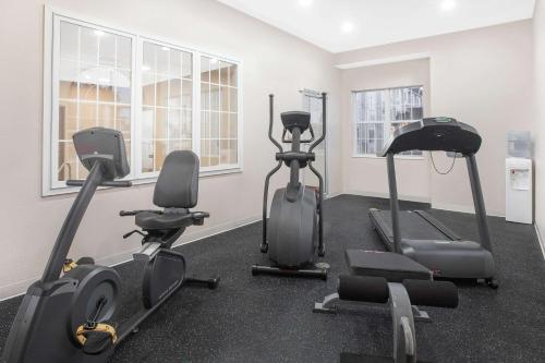 ห้องฟิตเนส, ไมโครเทล อินน์ แอนด์ สวีท บาย วินด์แฮม แอปเปิลตัน (Microtel Inn & Suites by Wyndham Appleton) in แอปเปิลตัน (WI)
