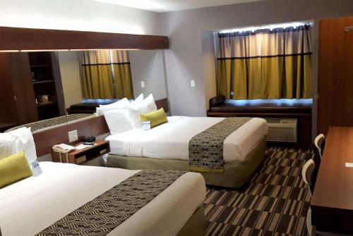 Queen Room with Two Queen Beds - Non-Smoking