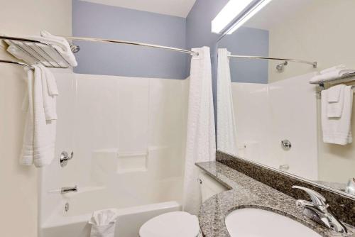 Microtel Inn and Suites by Wyndham - Geneva - image 2