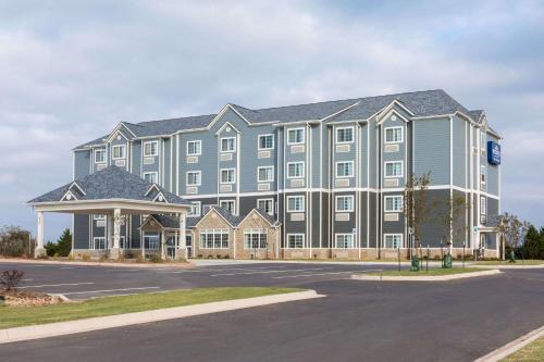 . Microtel Inn & Suites by Wyndham Perry