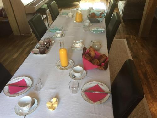 Food and beverages, Villas de Leypinas B&B in Lubersac