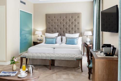 Superior Design Room