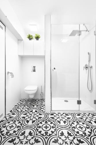 One-Bedroom Apartment image 3