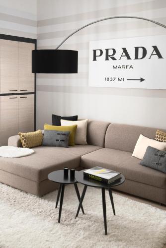 One-Bedroom Apartment image 6