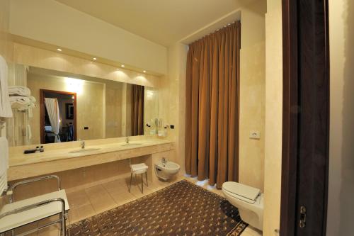 Art Hotel Boston - image 2