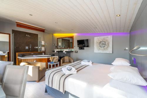 Elégance Suites Hôtel - image 3