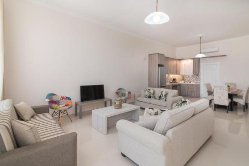Luna Apartments 2
