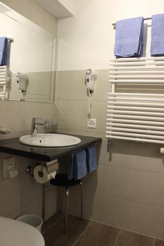 Hotel Alpha - image 6