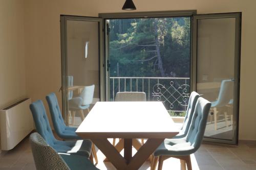 Lagkada Suites gîte à louer Áyios Andréas