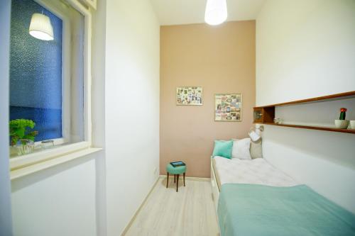 Green Door Family Apartment - image 5