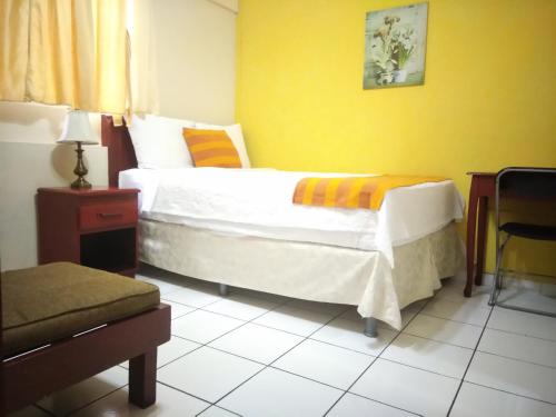 Double Room image 10