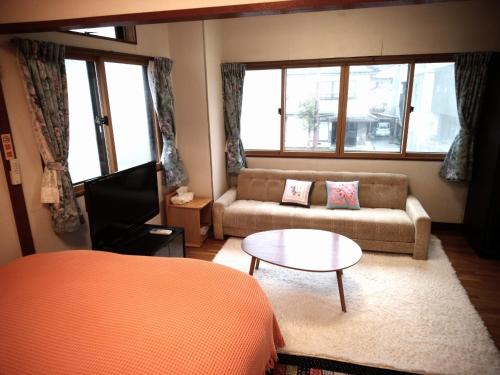Hitoyoshi Morinohall Ladies in - Female Only – Hitoyoshi