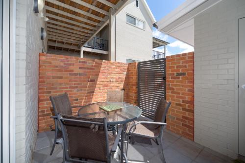 Waterstreet Apartment