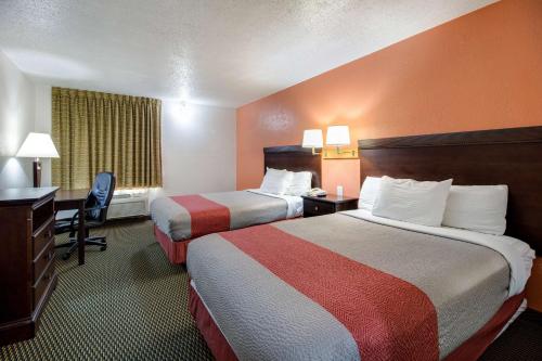 2 double beds