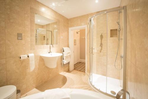 Best Western Plus Burlington Hotel - image 11