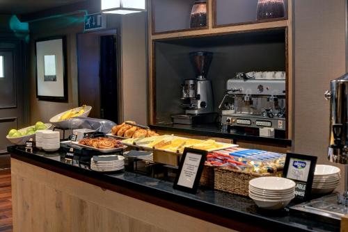 Best Western Eglinton Arms Hotel - image 3