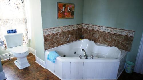 A Night to Remember B & B Room Type - King Room with Spa Bath