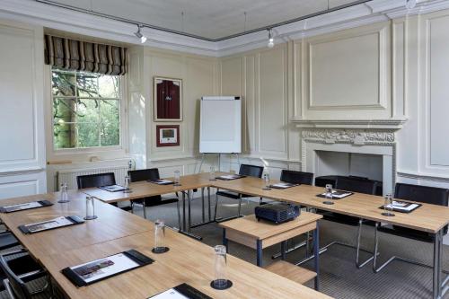 Best Western Plus Sheffield Mosborough Hall Hotel - image 2