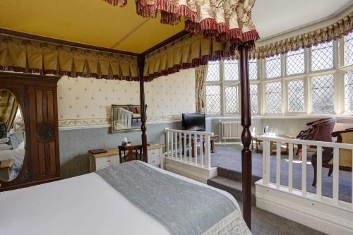 Superior Double Room with Four Poster Bed